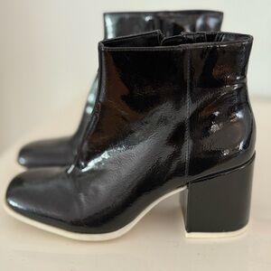 Mix No. 6 Black and White Patent Leather Ankle Booties  Sz 6.  Great Condition!